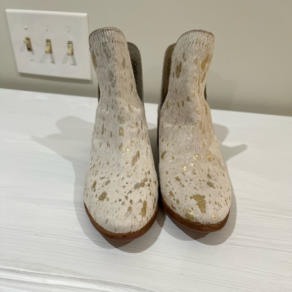 Horsehair gold animal print booties